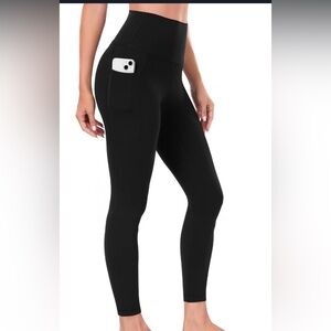 HeyNuts workout yoga leggings w side pockets size small 4/6. Nwt